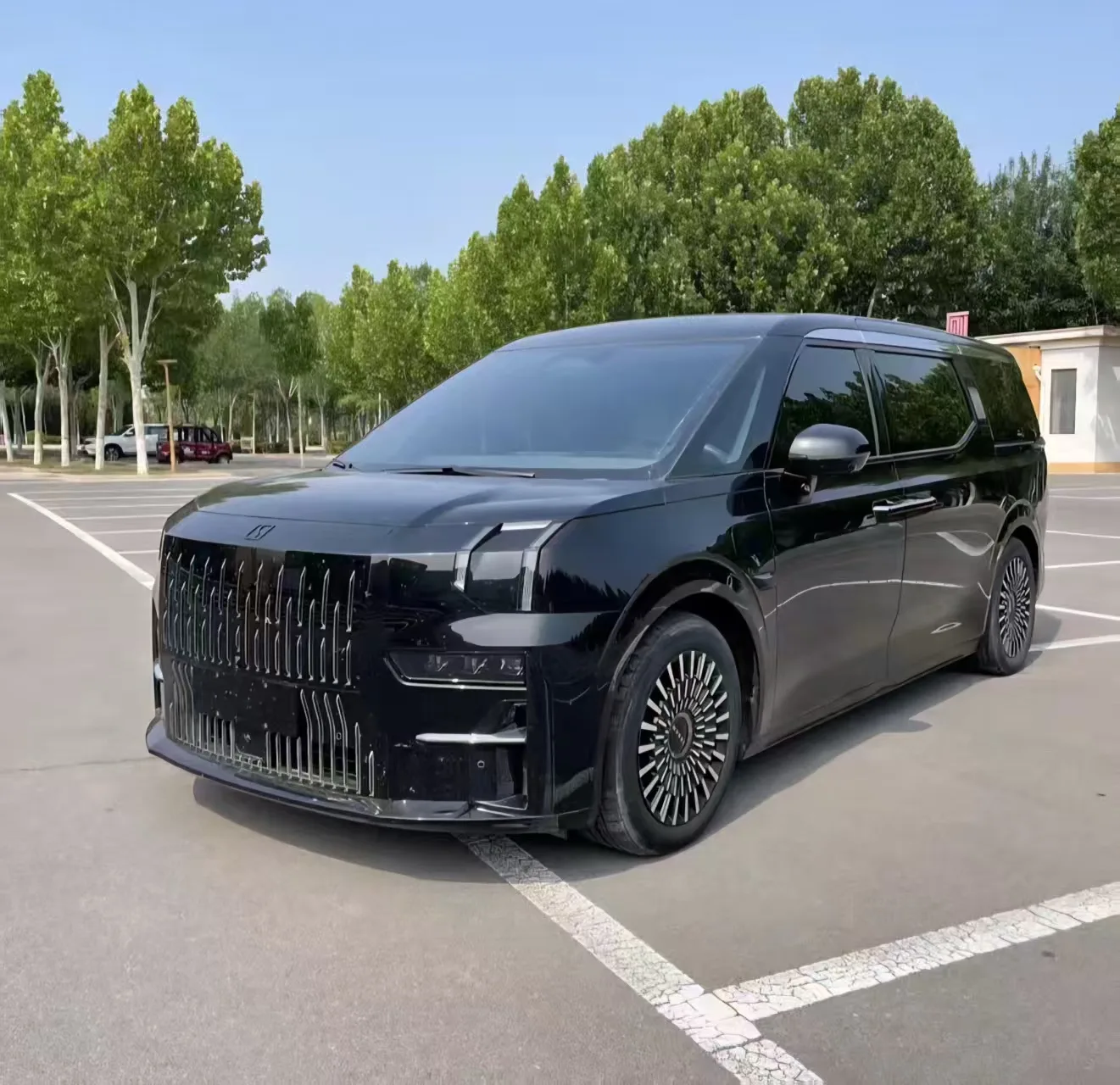 Zeekr 009 2024 Model Year, 7-Seater with Center Aisle, 108 kWh