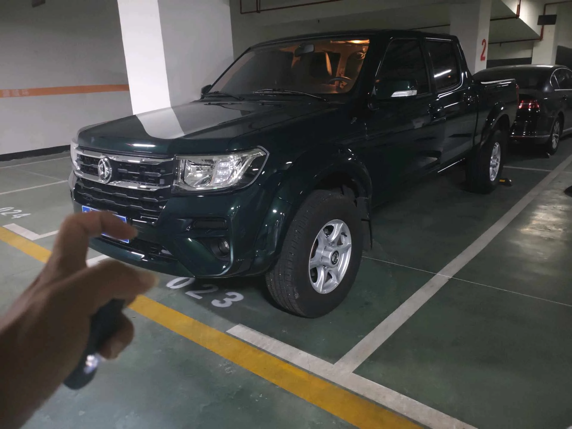 Dongfeng Truck 2025 Ruiqi Pickup 2.4L 2WD Starter Edition Long Bed Manual Transmission