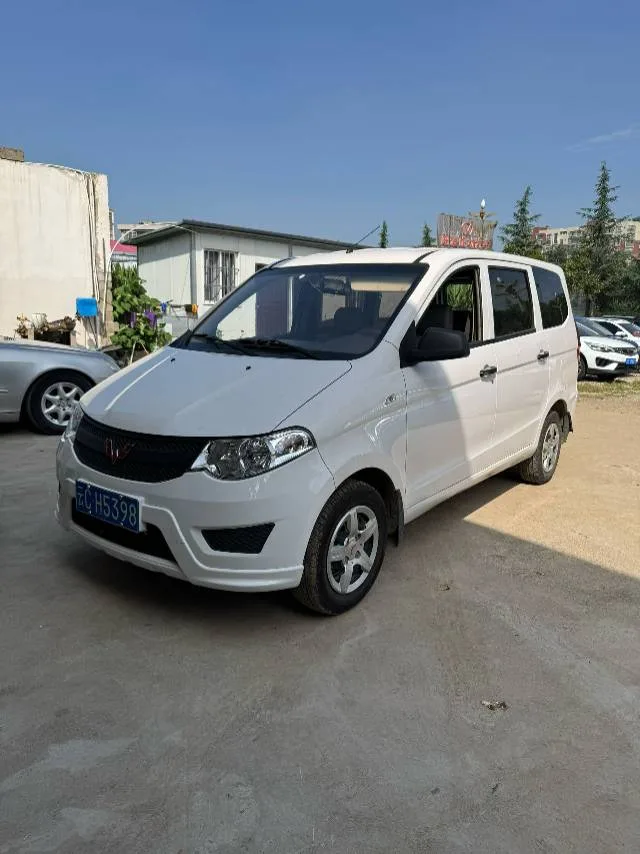 Wuling 2020 Hongguang S 1.2 Basic Manual Transmission