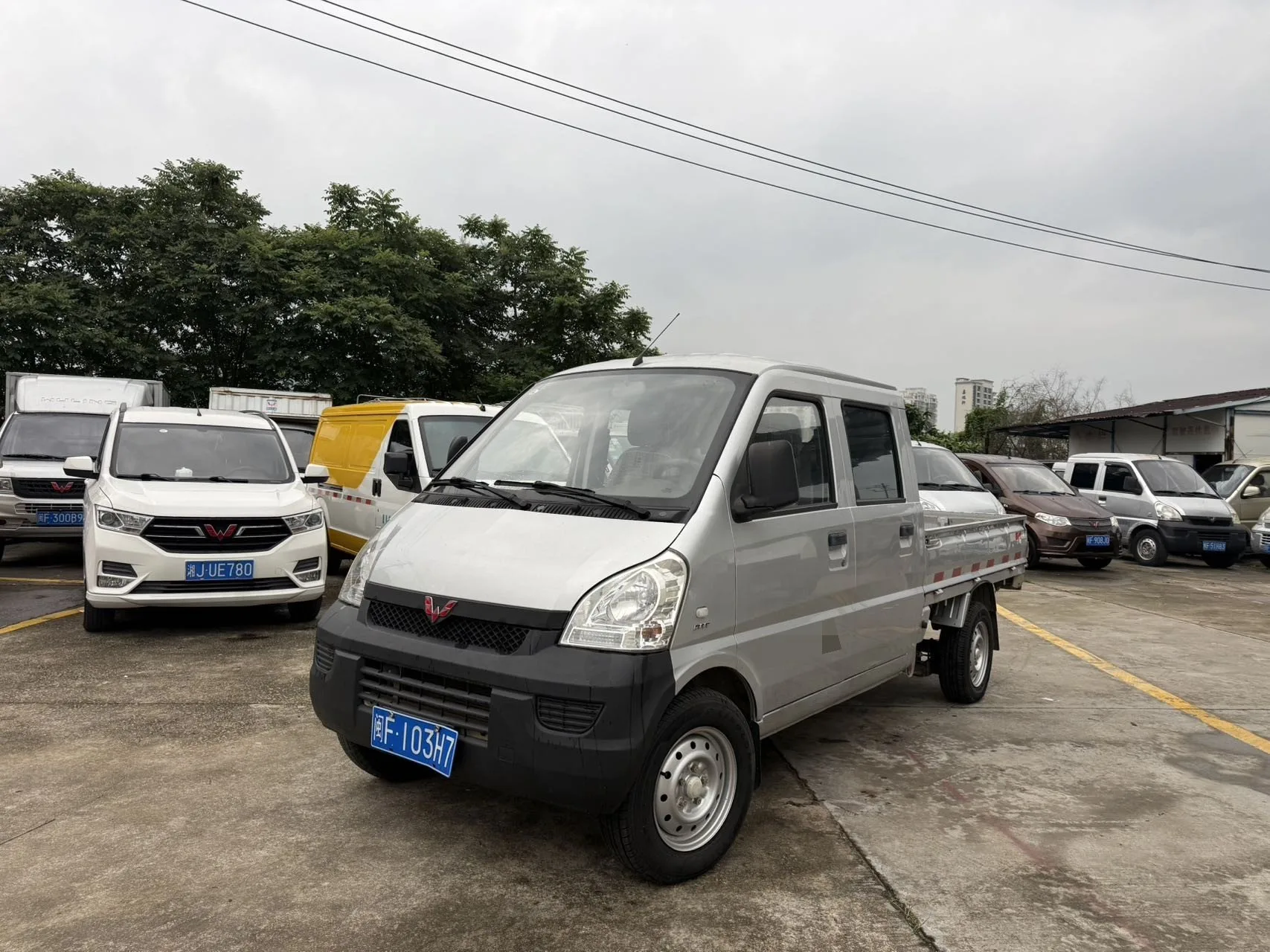 Wuling 2020 Rongguang Light Truck 1.5 Base Model Double Cab Manual Transmission