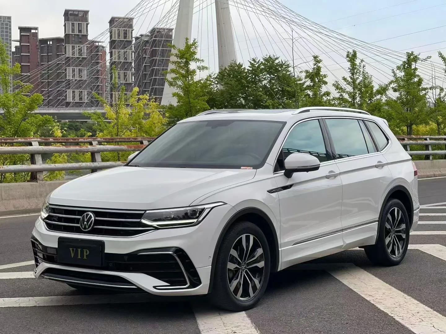 Tiguan L 2022 330TSI Automatic 2WD R-Line Premium Edition