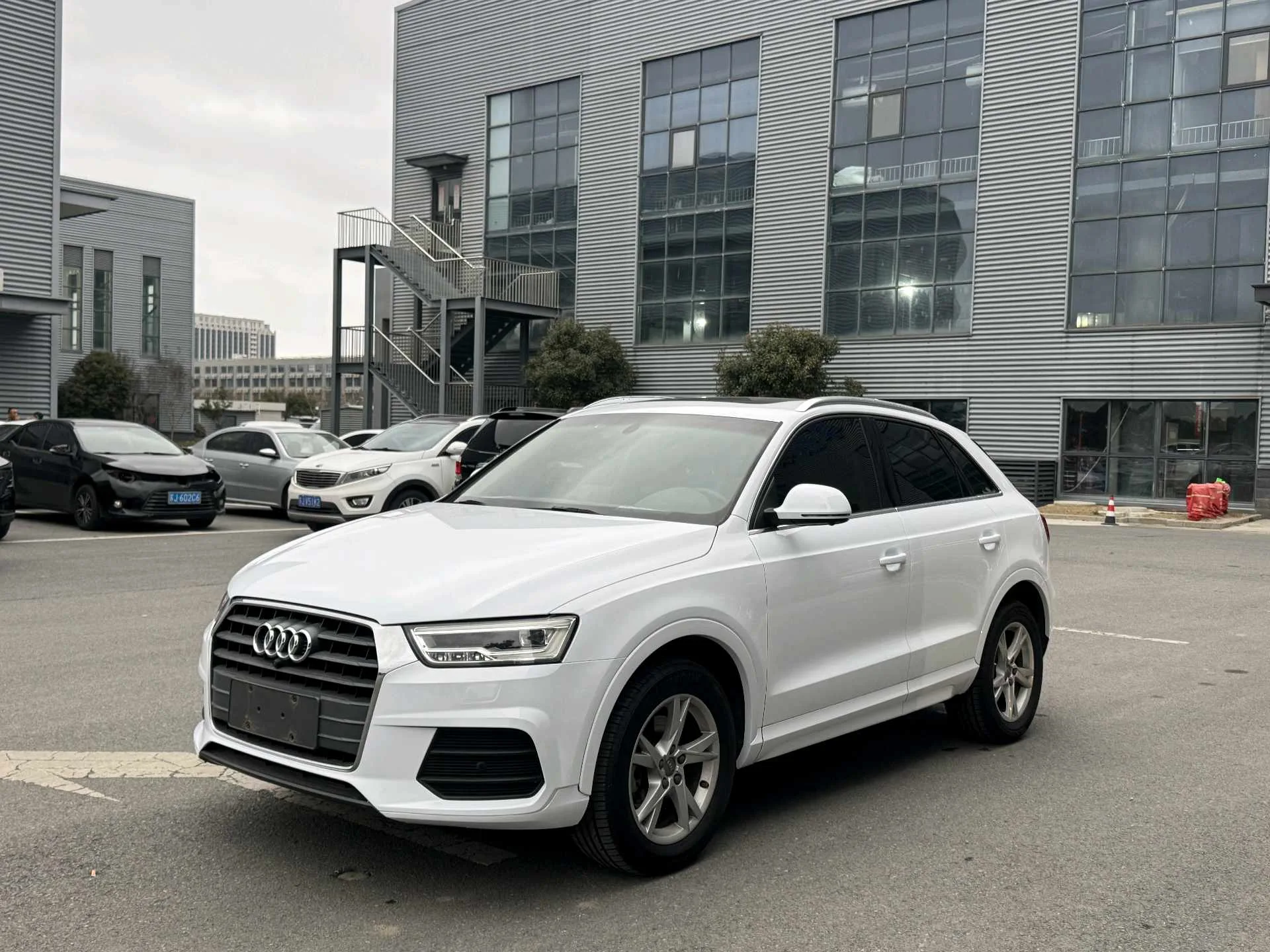Ауди Q3 2018 30-й Годовщина Версия 30 TFSI Мода Модель