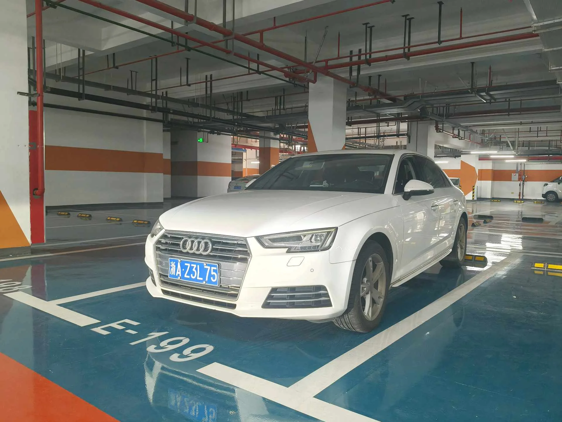 Audi A4L 2017 40 TFSI Fashion Edition