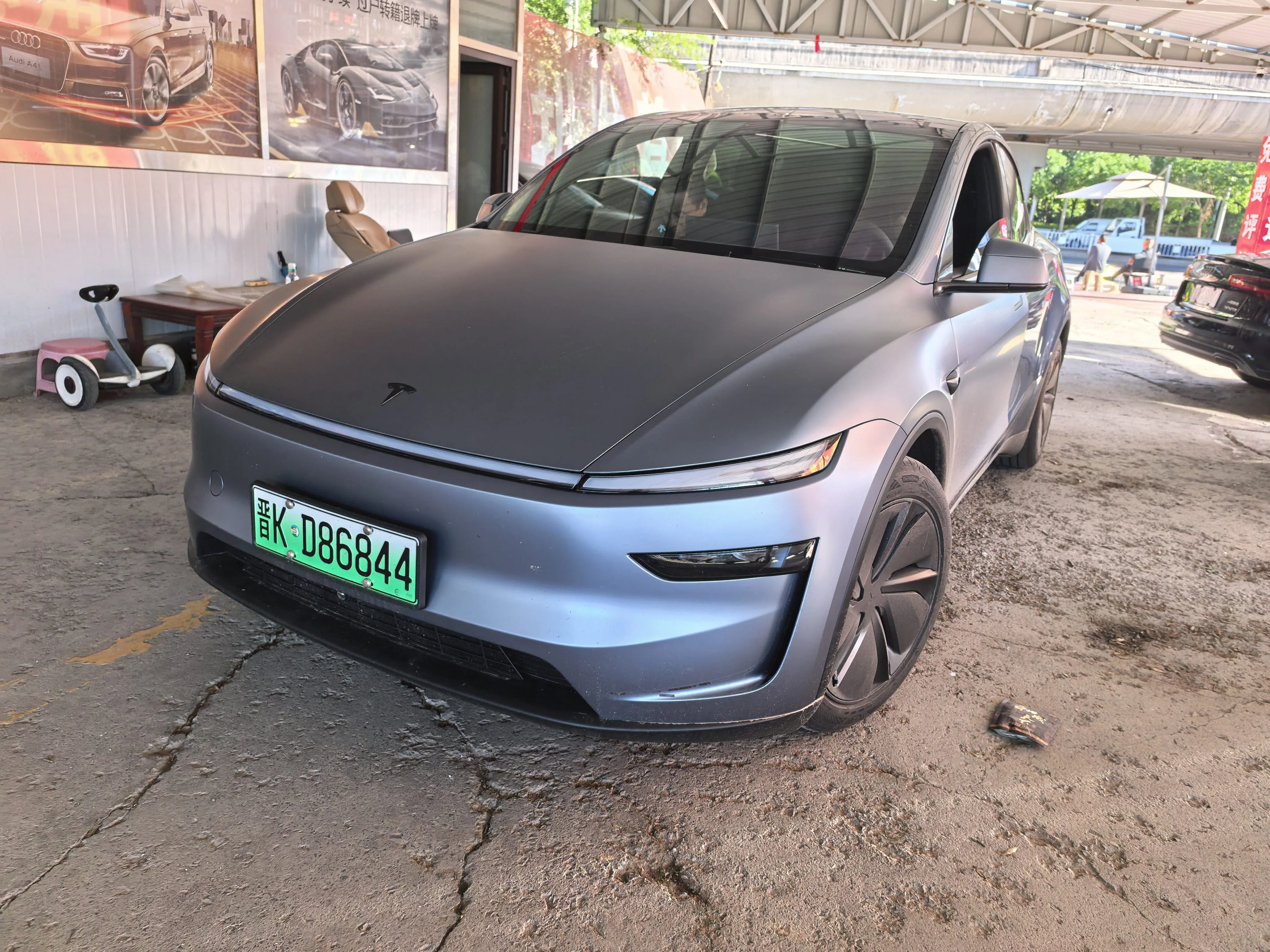 Tesla 2026 Model Y Rear-Wheel Drive Automatic