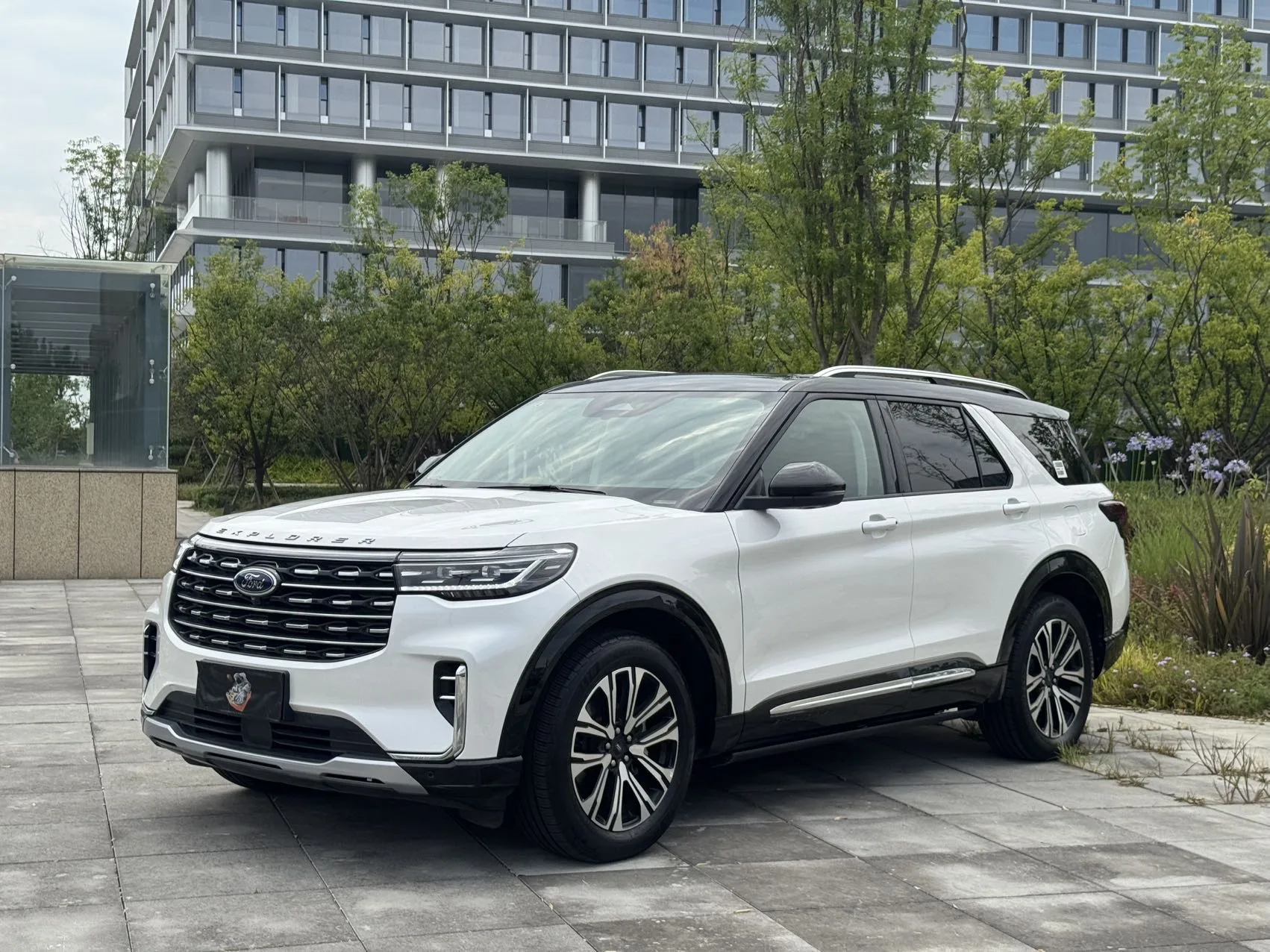 2024 Ford Explorer 2.3L EcoBoost AWD Titanium 6-Seater Automatic