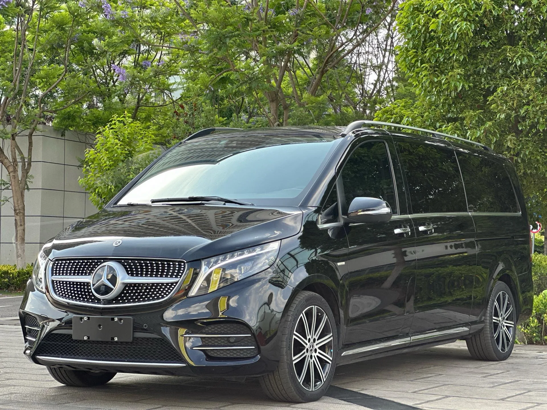 Mercedes-Benz V-Class 2022 V 260 L 2.0T Luxury Edition Automatic
