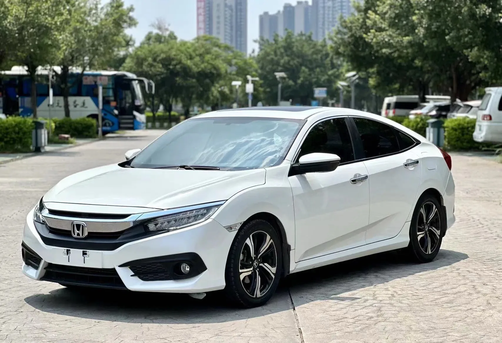 2016 Civic 220TURBO CVT Luxury Edition