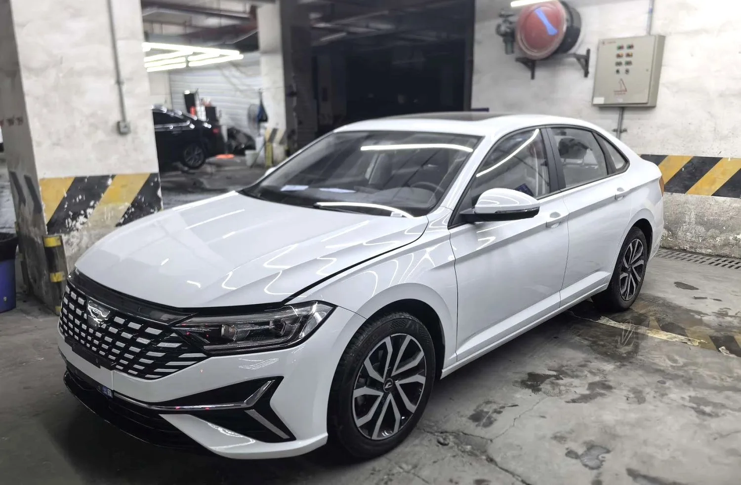 Jetta И семь 2025 1,4 Т Первый Приходит, Первый Подано Версия