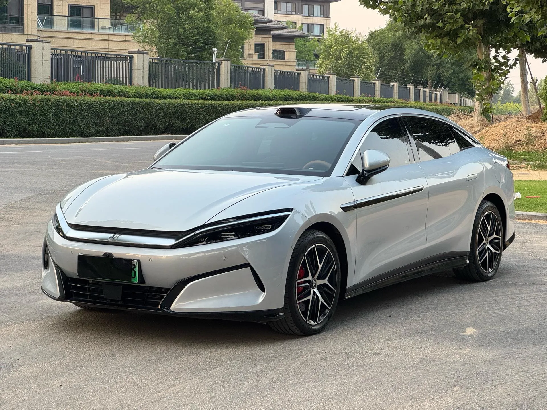 他 L 2025 这 全轮驱动 驾驶 激光雷达 旗舰 版
